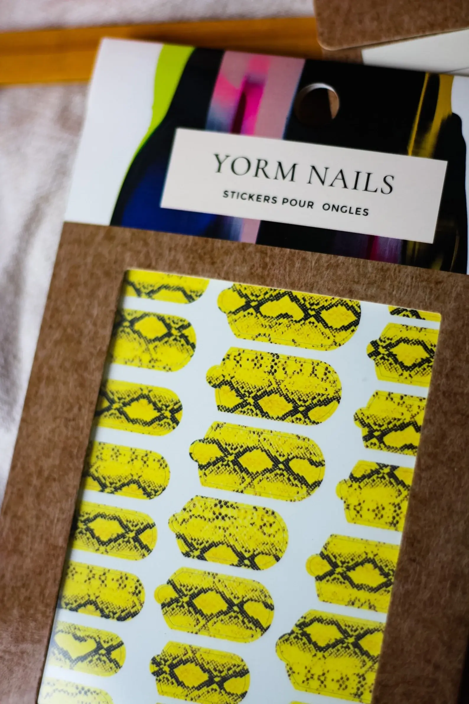 Yorm Nails - Liimattavat kelmut