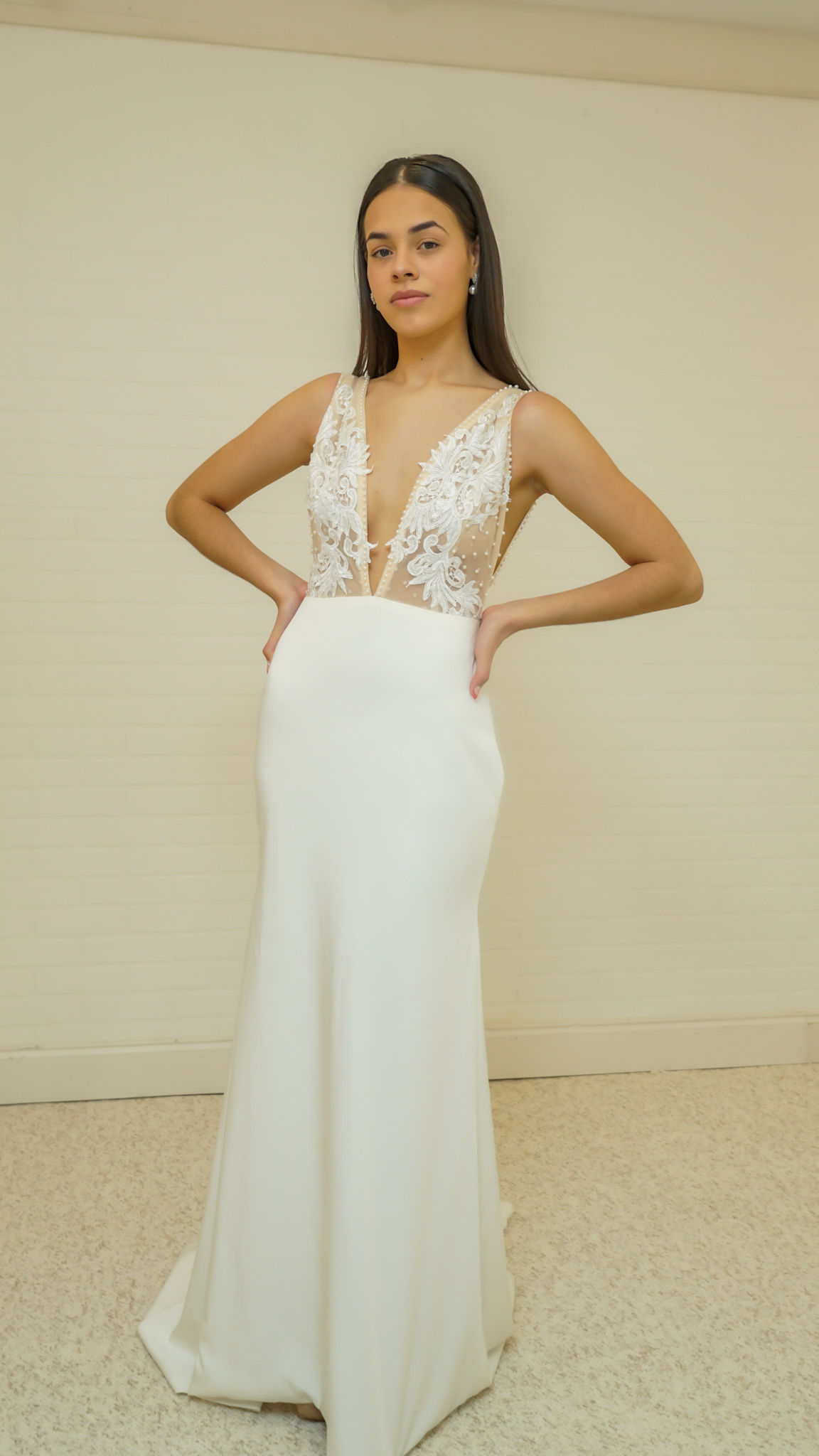 116-Princess Deep V-Neck Sweep Train