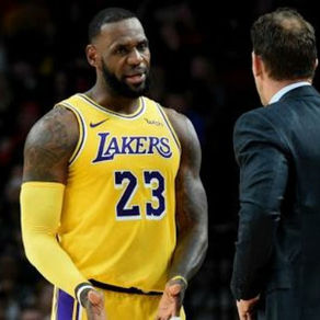 LeBron James, Luke Walton fired: NBA expert, Report
SportAct
January 27, 2019 6:01 am

LeBron James,