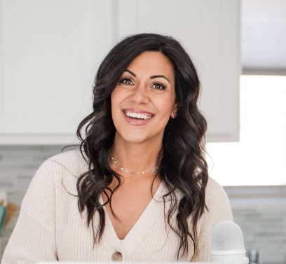 Writer: Stefanie Gass