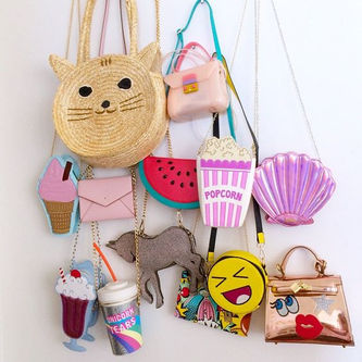 Bolsos diferentes pero súper a la moda...