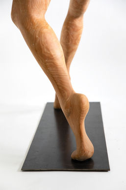 Laufende Beine, 2014 75x80x42 Thuja.jpg