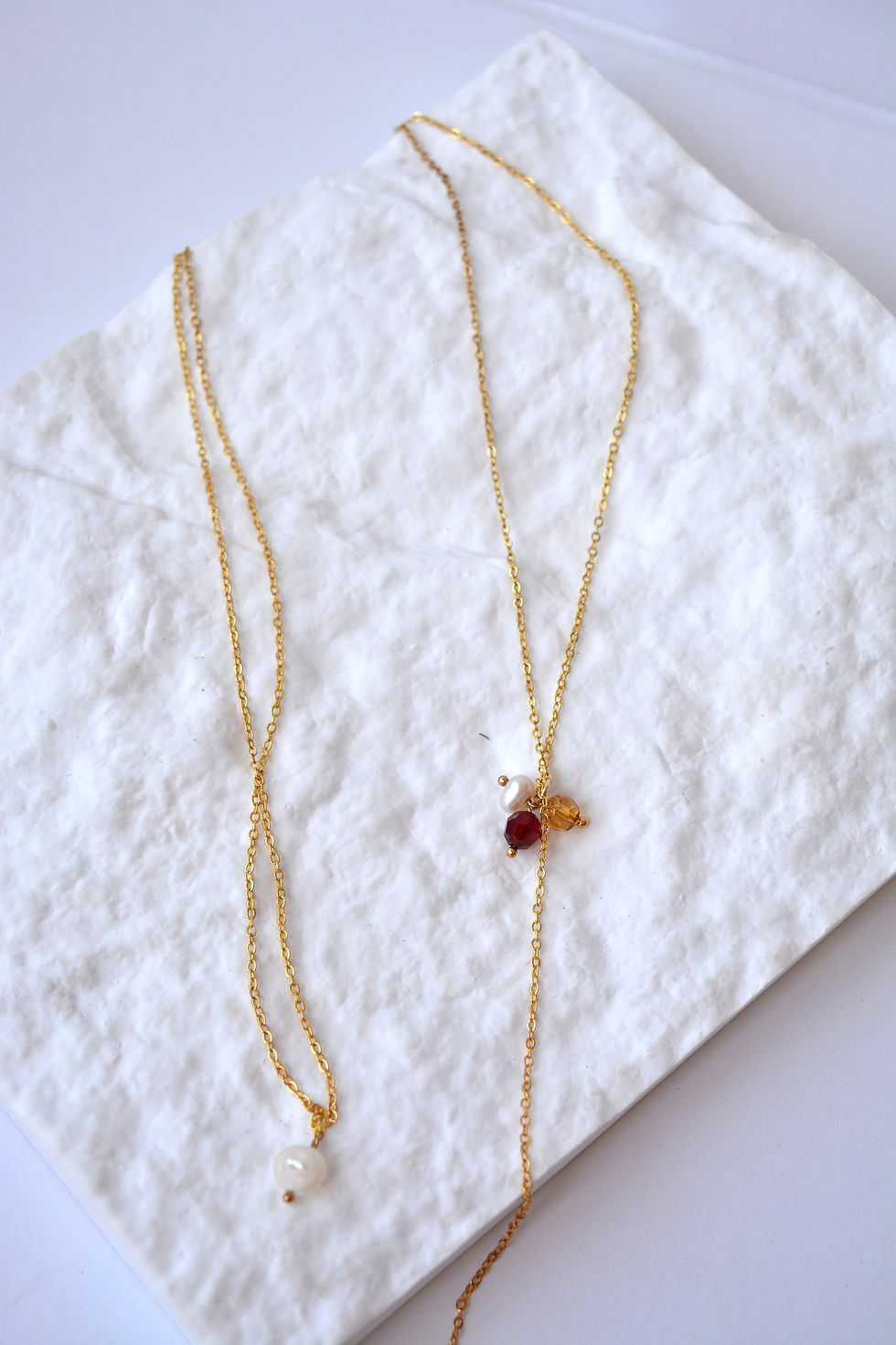 Thumbnail: Collier de dos mariée perles et cristaux Ruby