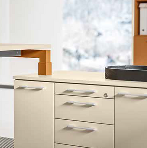 CHEST OF DRAWERS