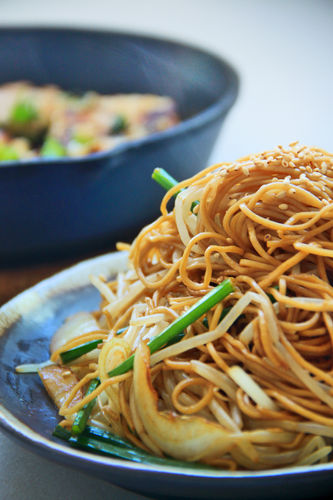 Soy Sauce Fried Noodles 豉油皇炒麵