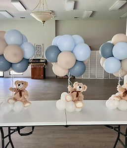 Balloon centerpieces with teddy bears