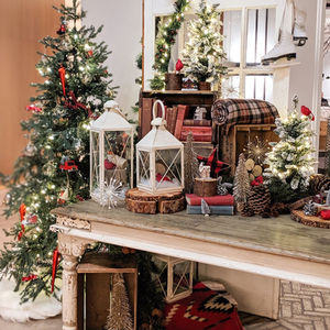 Parq Vancouver - Holiday Decor Installation