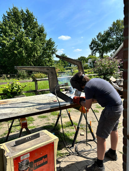 Bouwproces van een sculptuur voor de Publieke ruimte.