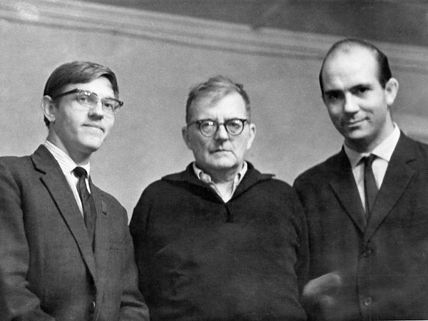 Дмитрий Наговицын, Дмитрий Шостакович и Вадим Биберган в коттедже №20. Фотограф - Г. Панфилов.