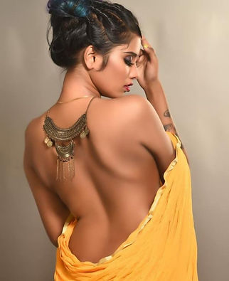 https___www.radhikathakur.com