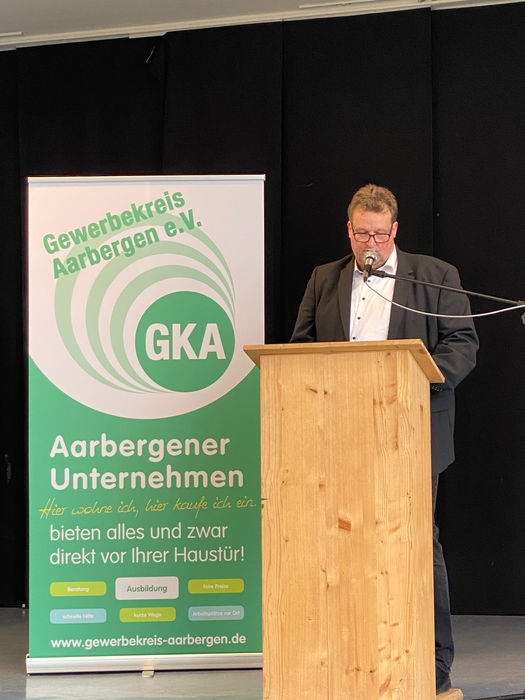 Matthias Rudolf, Bürgermeister der Gemeinde Aarbergen freute sich über so viel Aufmerksamkeit und Zulauf. Er beglückwünschte den Vorstand des Gewerbekreises Aarbergen e.V. und das Orga-Team zur Vorbereitung und Durchführung dieser gelungenen Veranstaltung.