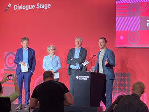 Die US-amerikanische Historikerin und Pulitzerpreisträgerin Jill Lepore bei der Eröffnungspressekonferenz der Frankfurter Buchmesse 2026. In ihrer Rede stellt sie die Frage nach der geistigen Selbstbestimmung des Menschen im Zeitalter künstlicher Intelligenz.