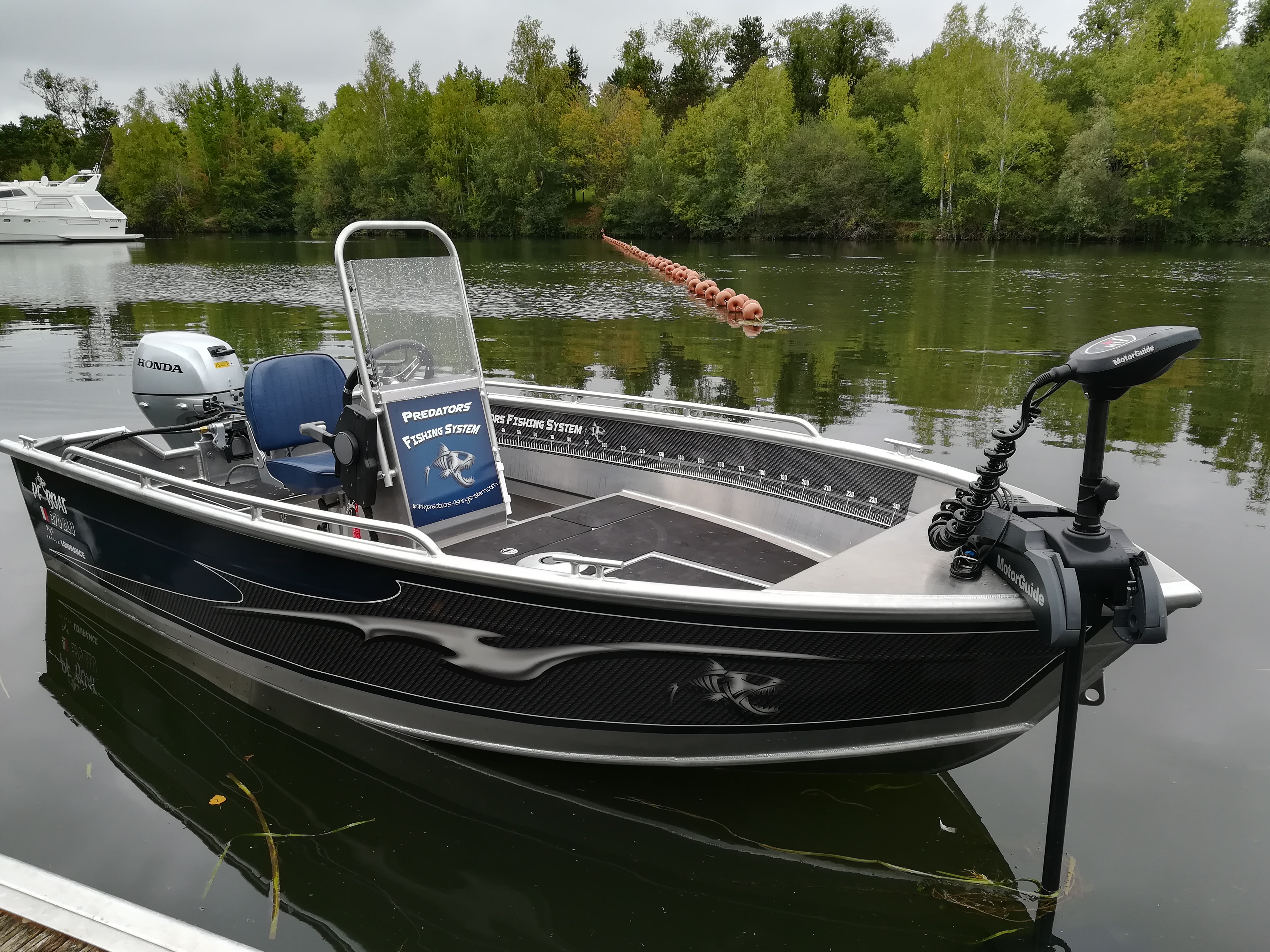 Гир гис 390 фото. Лодка киргиз 440. Гир гис. Лодка шторм 440. Лодки гергиз 390 гиргиз.