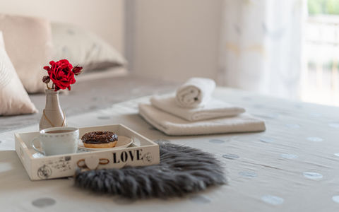 breakfast in the bed detail photography