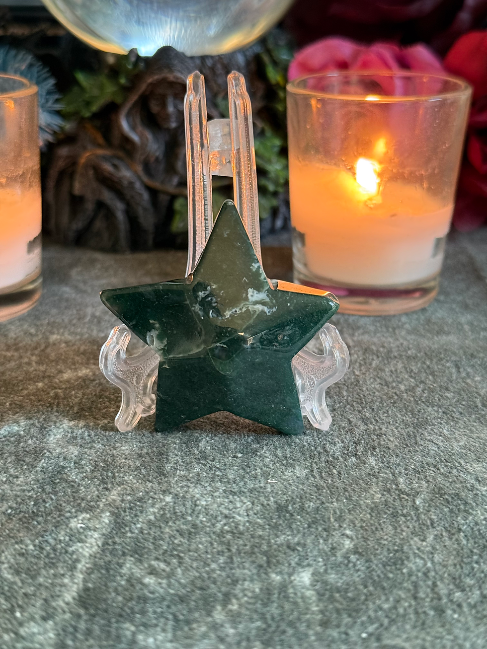 Thumbnail: Moss Agate Star Carving
