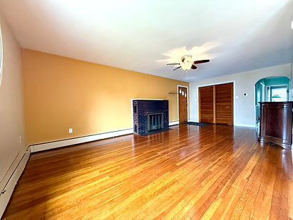 2 - Living Room 1.jpg