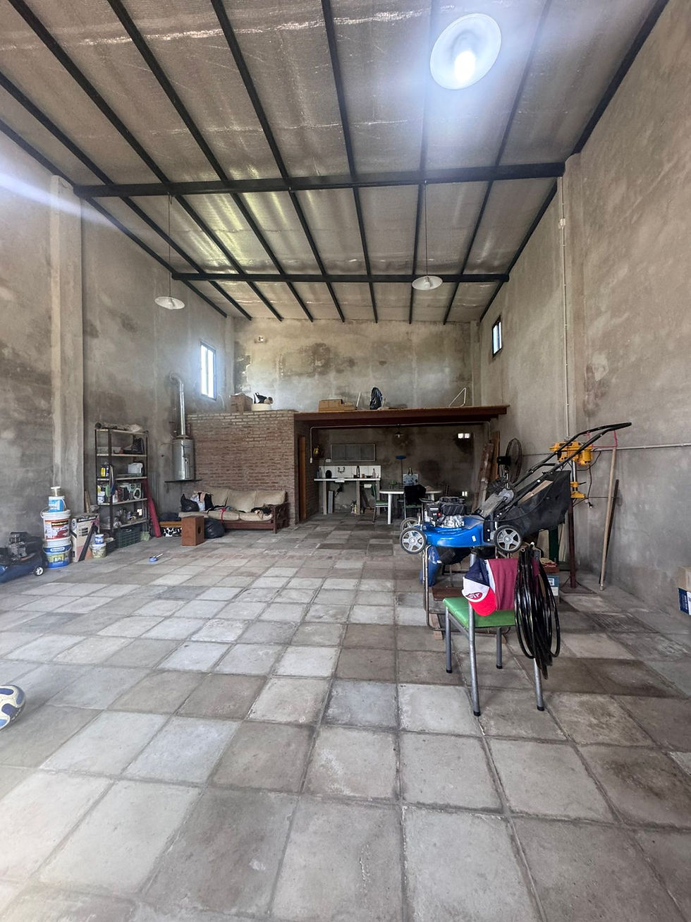 Miniatura: En venta Galpón con amplio lote.