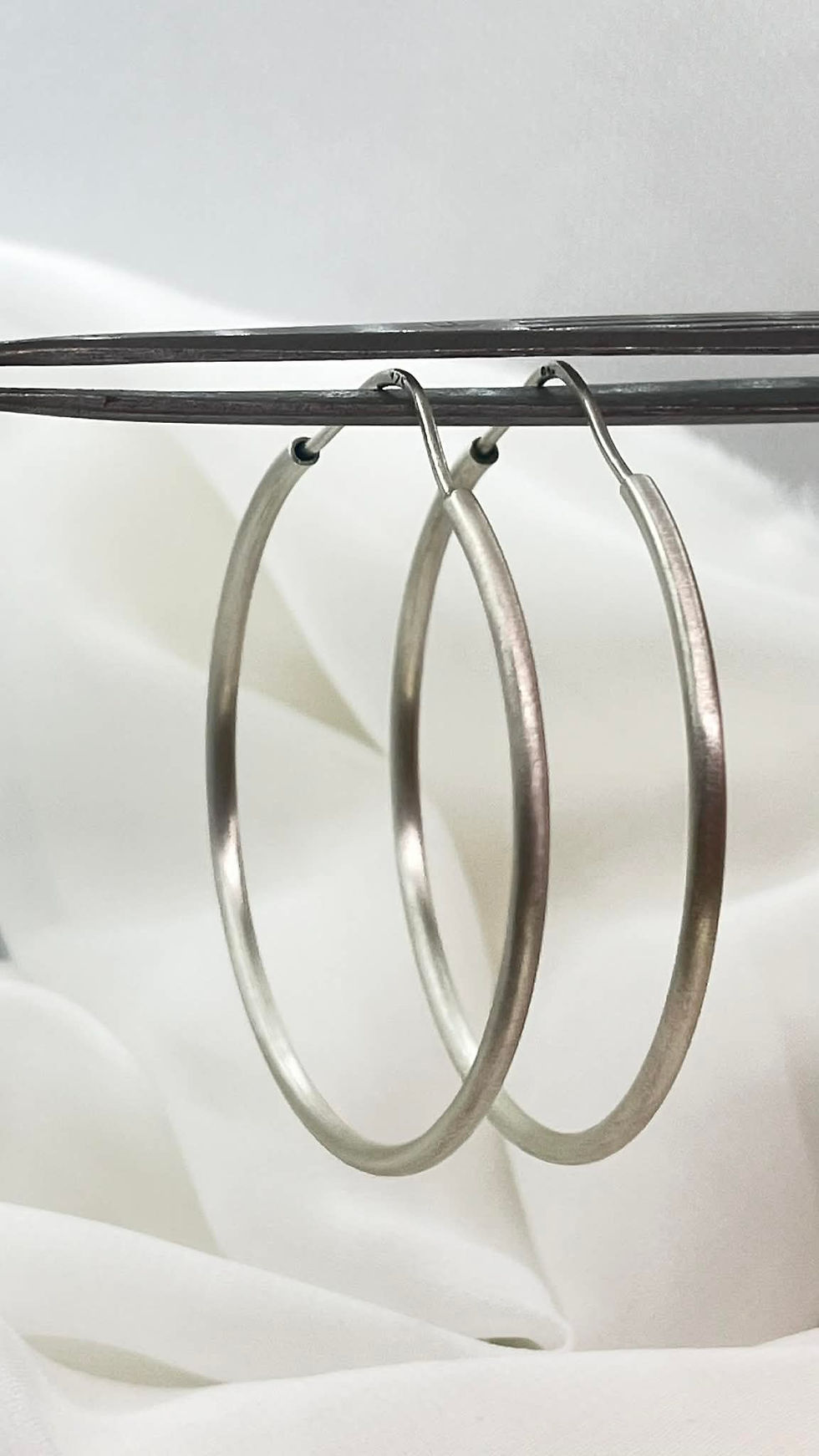 Μικρογραφία: "Everyday Silver Hoops"