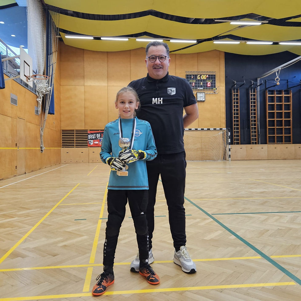 Schriftführer SV SW Lieboch Michael Höller und unser Tormann des U11 Turniers