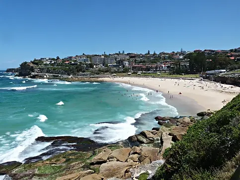 Bronte-Beach-in-Sydney.webp