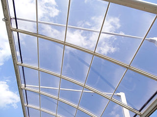 カーポートから見える空