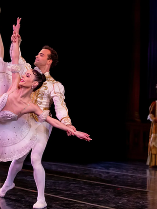 What to know about funding cuts facing arts groups in Milwaukee County