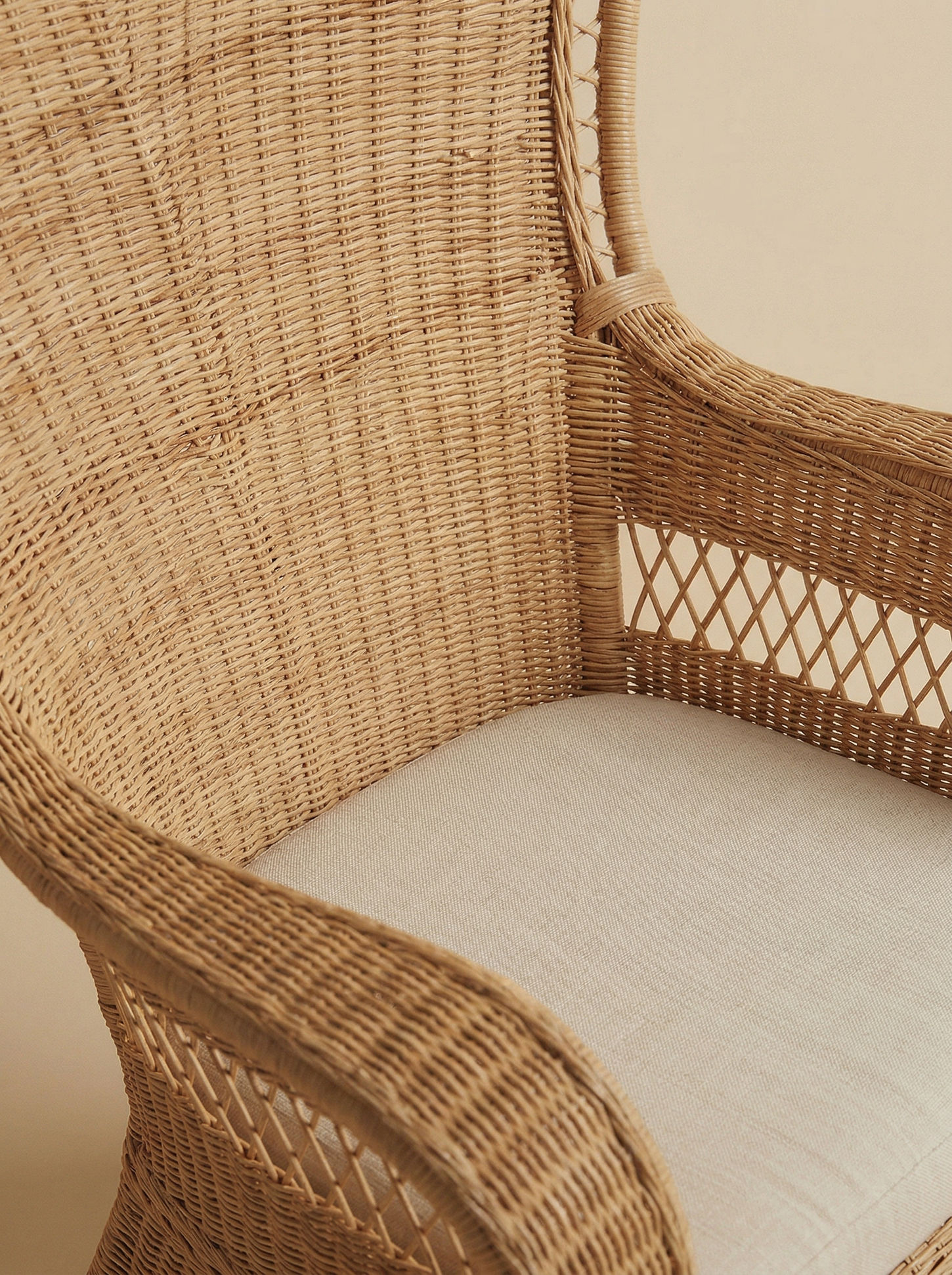QUEEN RATTAN CHAIR - Bespoke furniture - Detail view 1
