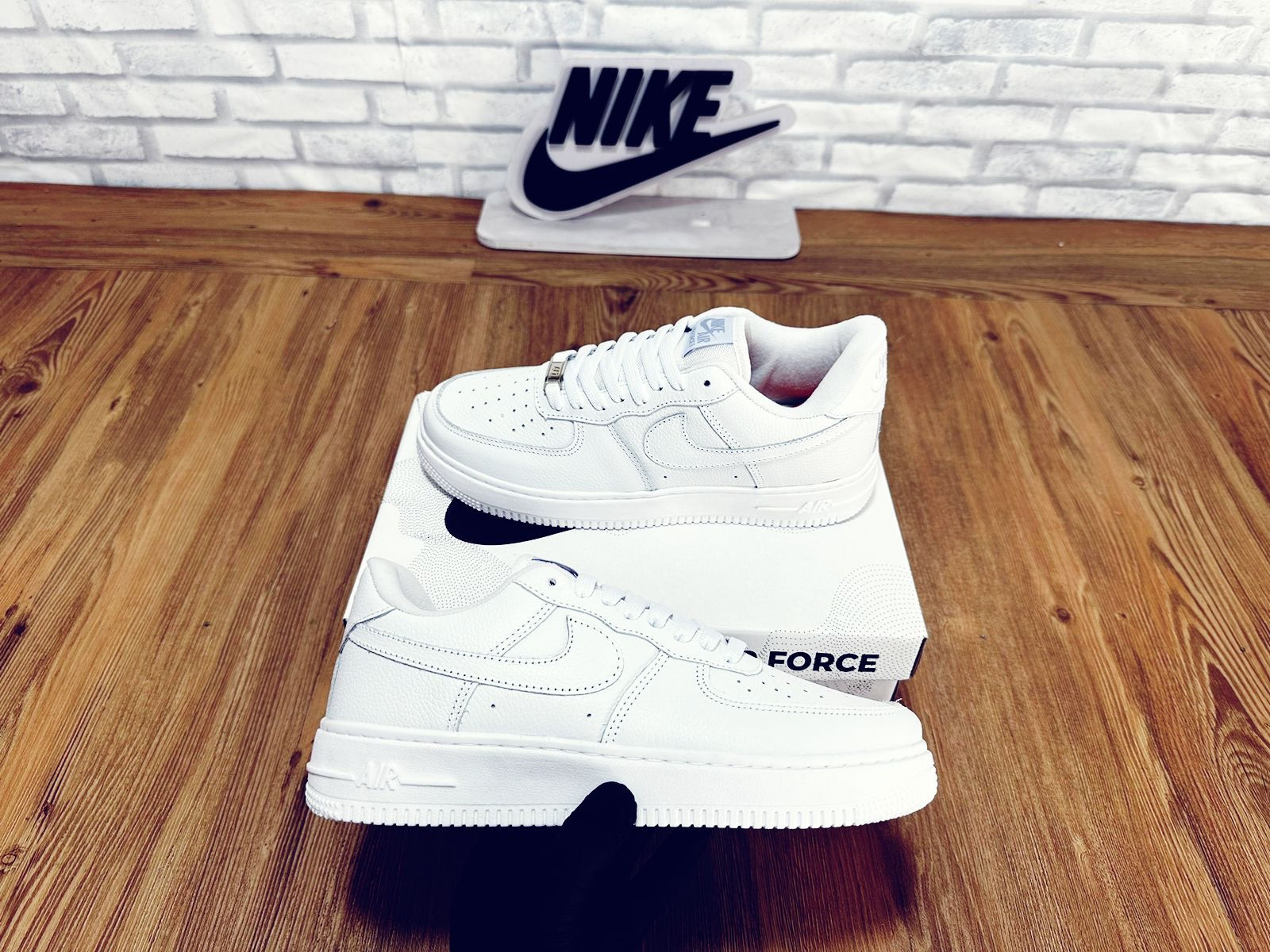 Tênis Nike Air Force 1 "07 - Couro Premium