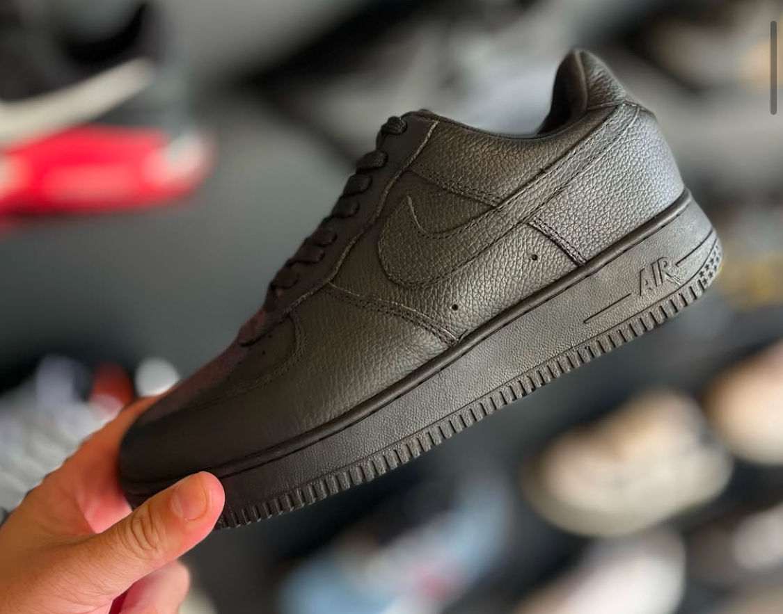 Tênis Nike Air Force 1 "07 - Couro Premium