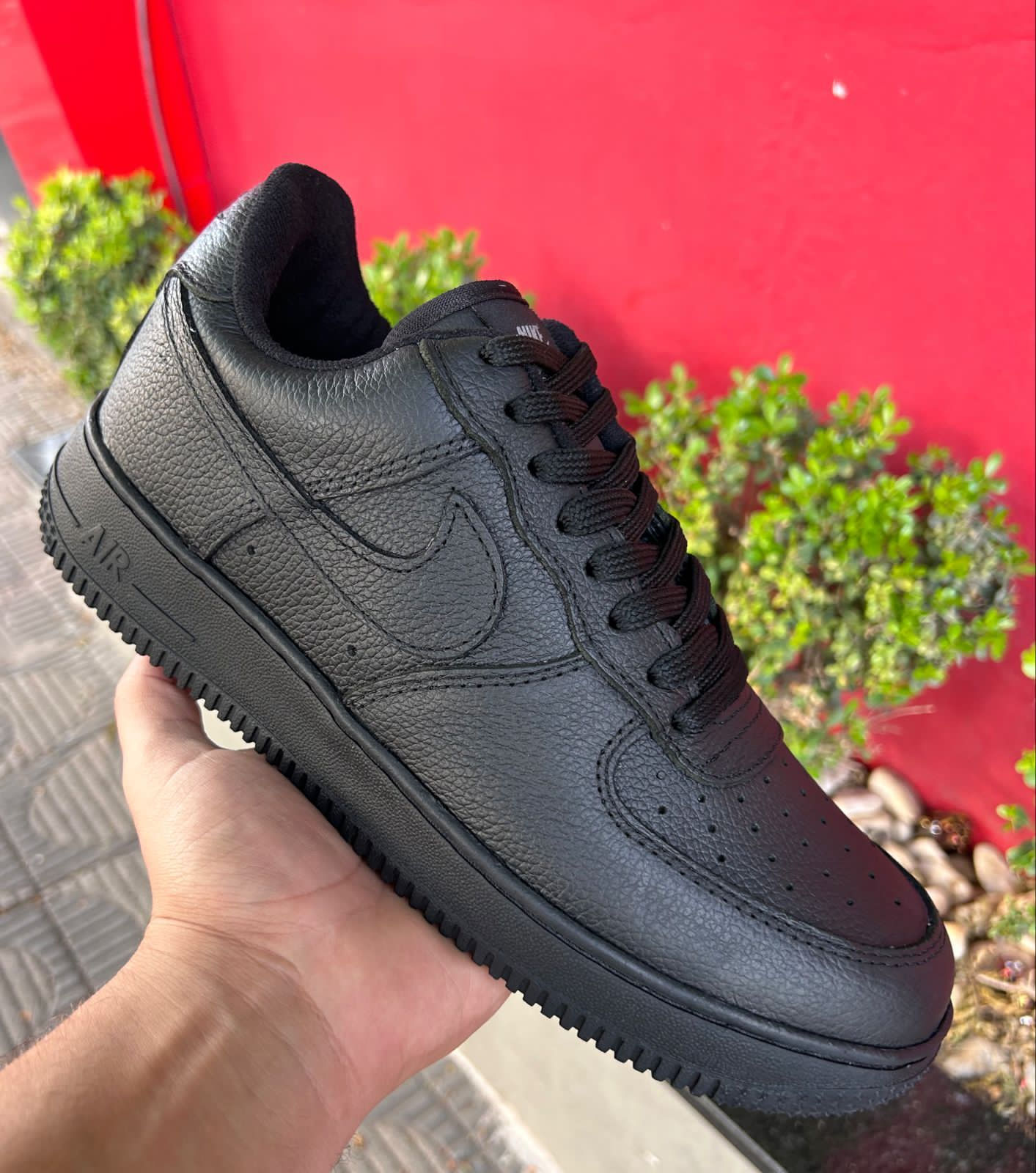Tênis Nike Air Force 1 "07 - Couro Premium