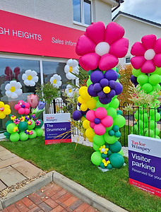 Corporate-balloon-display-edinburgh-Balloon-Business-Event-Decorations-to-hire
