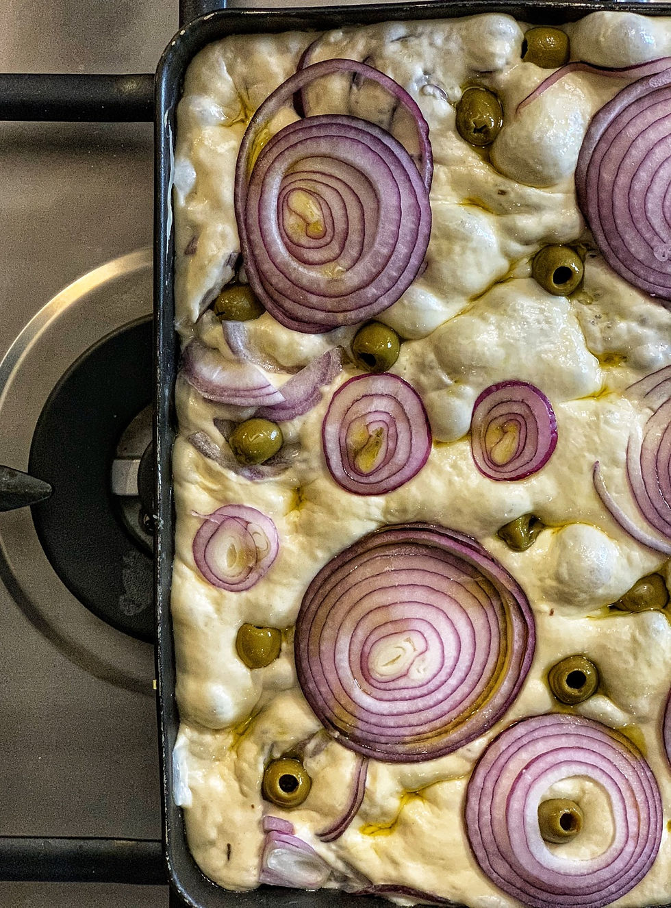 Miniatura: Focaccia Idratazione 90%Cipolla Rossa Tropea IGP, Olive Crotonesi e Finocchietto