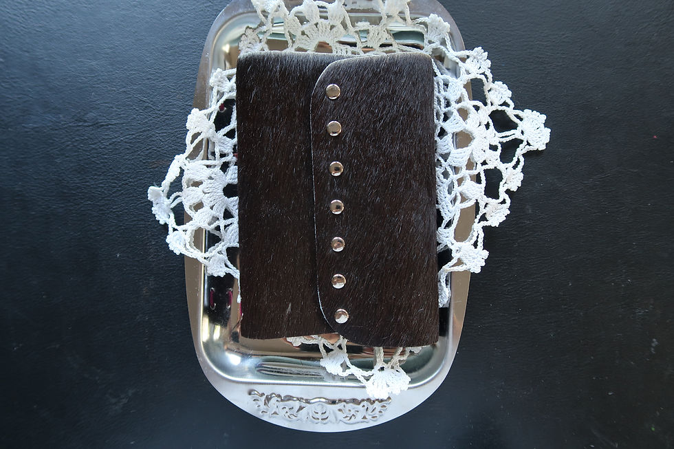 Miniaturbild: Kuhfell Journal 02