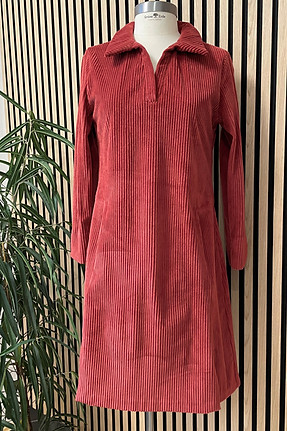 Kleid fertig_edited.jpg