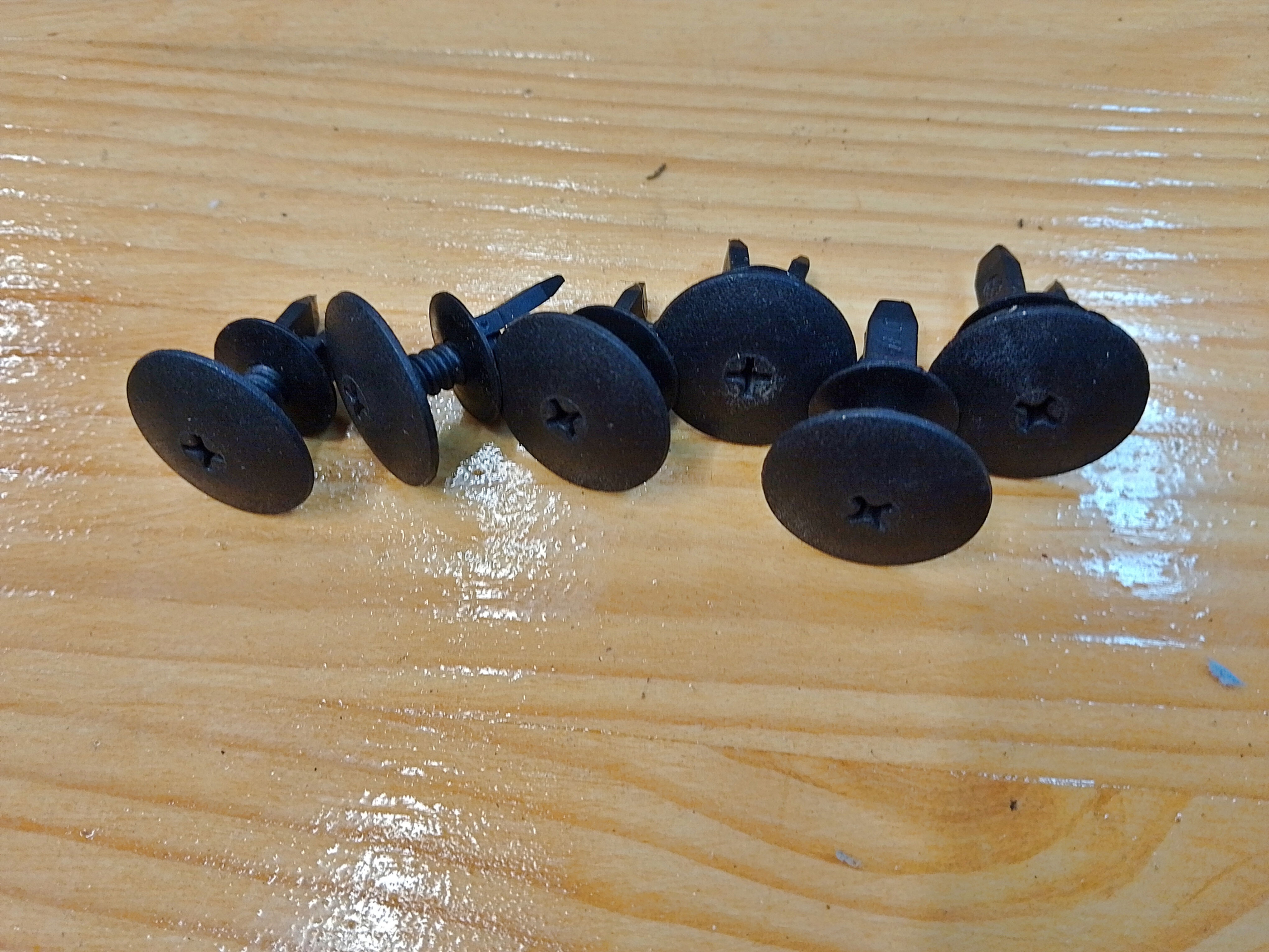 6X Golf mk3 Rain Tray Clips