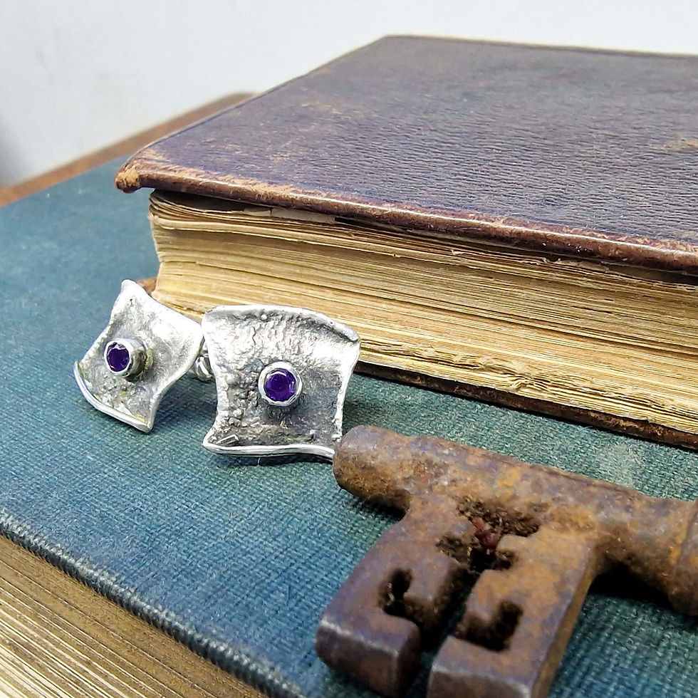 Silver & amethyst Awentog Stud Earrings
