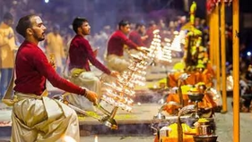 মমতা বন্দ্যোপাধ্যায় কলকাতায় বারাণসী-স্টাইলের গঙ্গা আরতি চান
