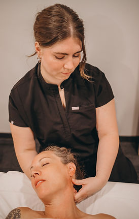 massagetherapistshoot7-30-26-21.jpg
