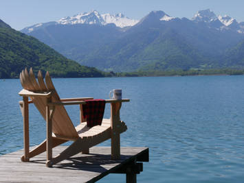 Fauteuil Adironspats entre lac et montagnes