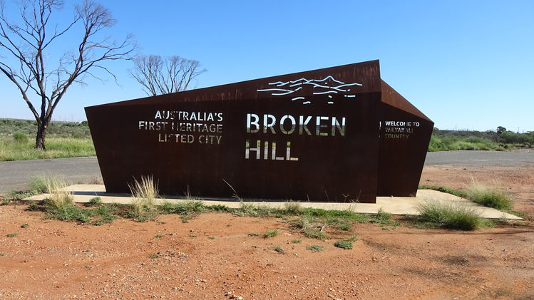 STAY IN BROKEN HILL & SILVER CITY HIGHWAY