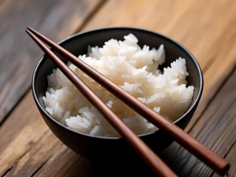 Learning essential Chinese chopsticks etiquette.