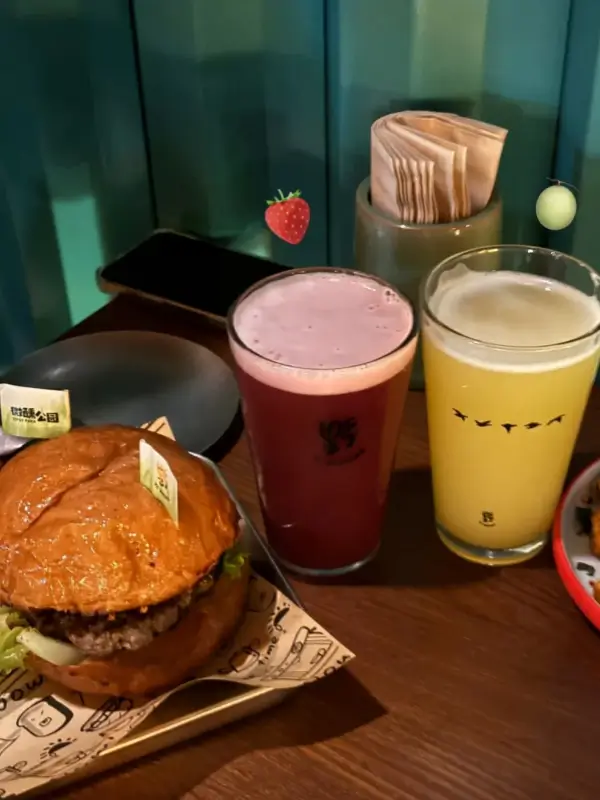Burger and craft beer at The Wild Goose Brewing Beijing