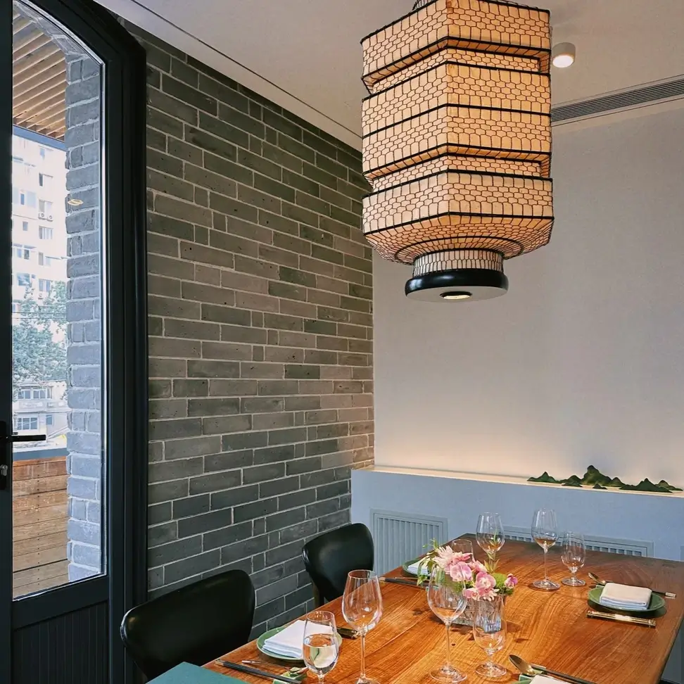 Modern dining room at Sheng Yong Xing Sanlitun branch