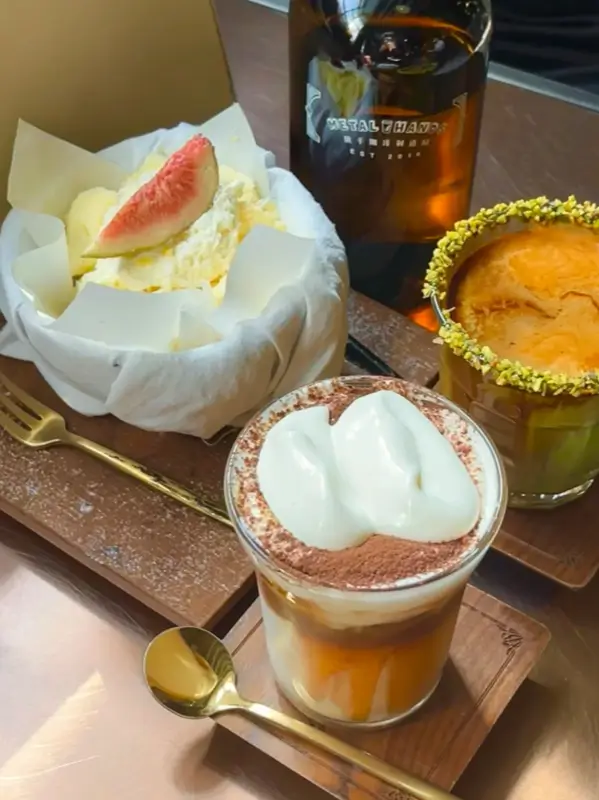 Dessert style drink selection featuring Viennese Coffee