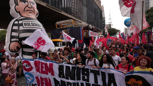 Thousands march in Brazil against bill reducing Bolsonaro sentence