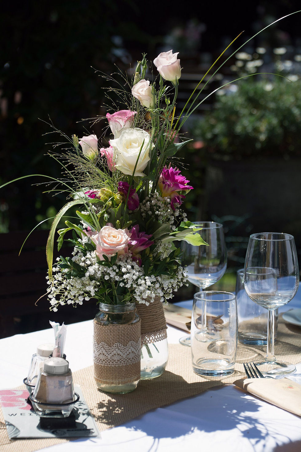 Oberwaldhaus-Hochzeit_Blumendeko-Tisch