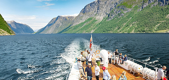 Bruvik skjærgårdscruise cruise service.jpg