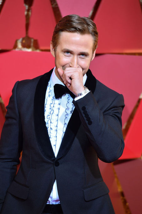 Dişlerimden mutsuzum ama yaptırırsam yapay görünür mü?