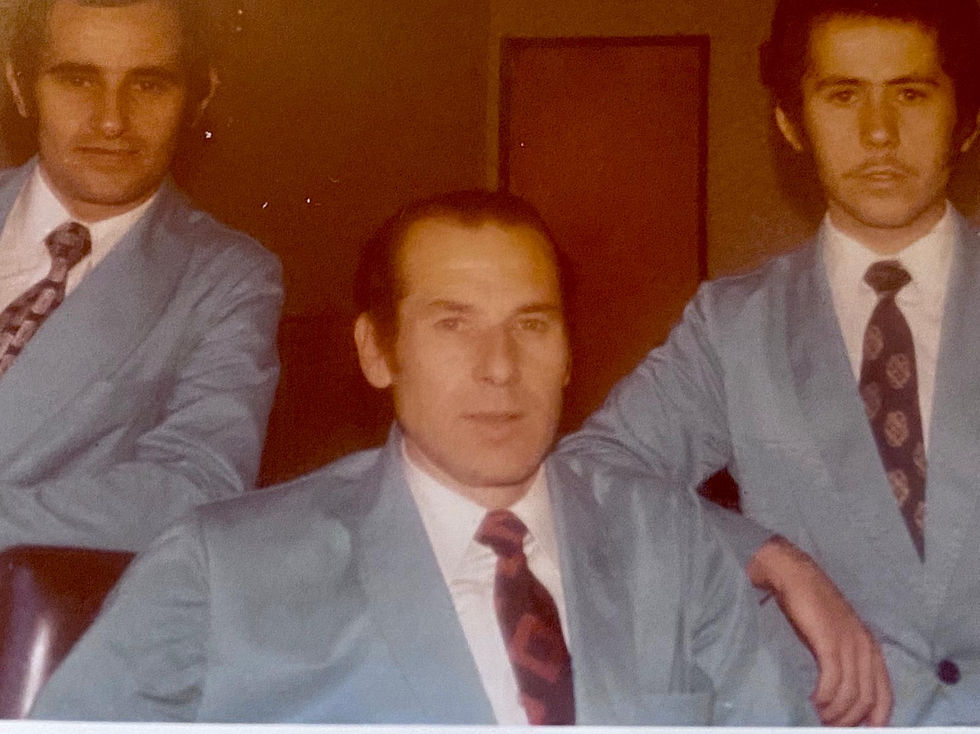 Don José Marín, peluquero de siempre , de confianza , clasico , de barrio , caballeros