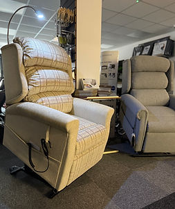 Showroom Rise and Recline Chair